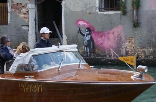Μυστήριο με το γκράφιτι παιδιού στη Βενετία - Γιατί εικάζουν πως ανήκει στον Banksy