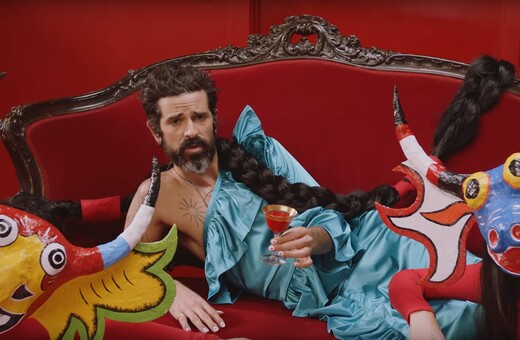 Η εκκεντρική νέα φολκ του Devendra Banhart