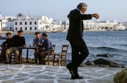 O Άντονι Κουίν ως Ωνάσης στη Μύκονο το 1978