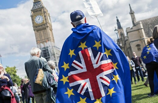 Οι Βρετανοί αποθηκεύουν τρόφιμα & φάρμακα υπό τον φόβο άτακτου Brexit