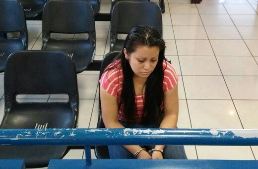 Ελ Σαλβαδόρ: Ξαναδικαζεται έφηβη θύμα βιασμού που είχε κατηγορηθεί ότι έκανε άμβλωση