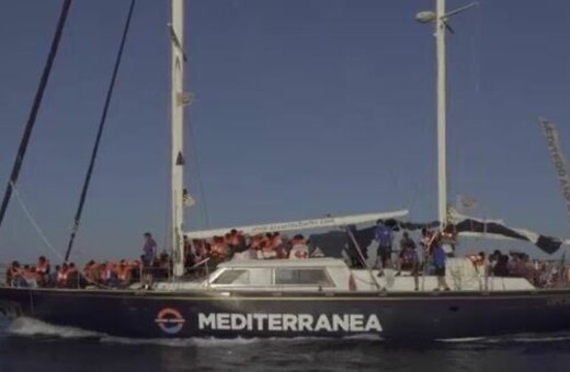Λαμπεντούζα: - Μεταναστευτικό: «O Σαλβίνι θέλει να μας στείλει πίσω στη θάλασσα», λέει Έλληνας διασώστης