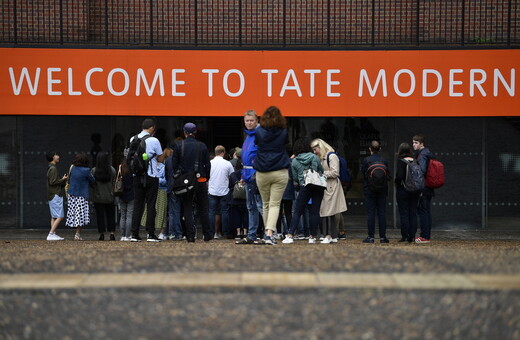 Πτώση αγοριού από την Tate Modern: Υπέστη εγκεφαλική αιμορραγία και κατάγματα στη σπονδυλική στήλη