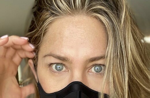 Τζένιφερ Άνιστον: Φόρα την αναθεματισμένη μάσκα! - Η φωτογραφία στο Instagram ενώ τα κρούσματα πληθαίνουν