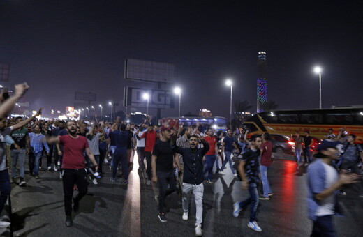 Αίγυπτος: Δυνάμεις ασφαλείας στην εμβληματική πλατεία Ταχρίρ μετά τις διαδηλώσεις εναντίον του Σίσι