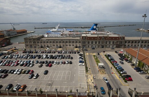 Μεγάλη υπόθεση δωροδοκίας στο λιμάνι Θεσσαλονίκης: Ελέγχεται ο κεντρικός λιμενάρχης