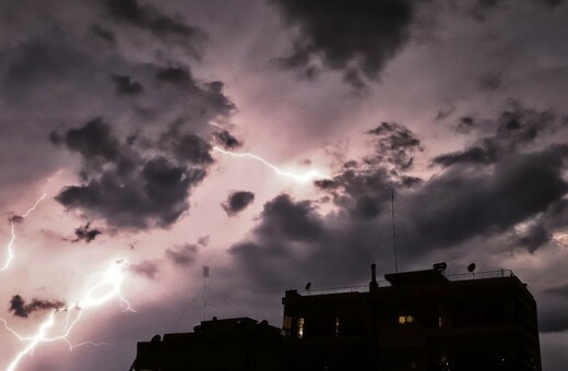 Καιρός: Καταιγίδες, χαλάζι και χιόνι - Ποιες περιοχές θα χτυπήσει η κακοκαιρία