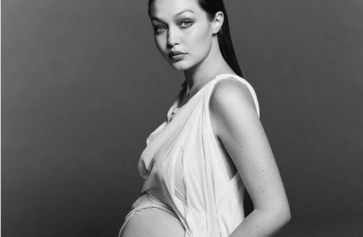 Η έγκυος Gigi Hadid φωτογραφίζεται με φουσκωμένη κοιλιά: «Μεγαλώνοντας έναν άγγελο»