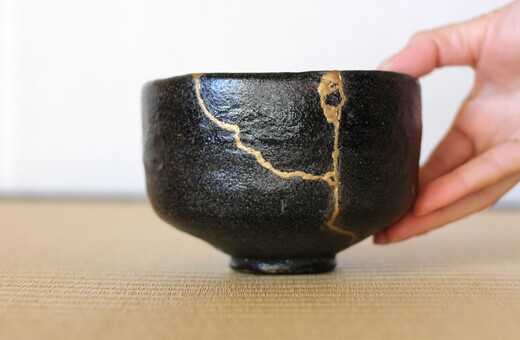 Κintsugi: H ιαπωνική τέχνη της επισκευής σπασμένων κεραμικών ως στάση ζωής