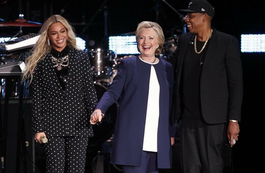 Beyonce και Jay Ζ αποθεώνουν την Χίλαρι Κλίντον σε συναυλία που έδωσαν για τη στήριξή της