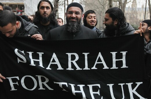 Ο διαβόητος ισλαμιστής ιεροκήρυκας μίσους Τσάουνταρι κρίθηκε ένοχος για υποστήριξη στο Ισλαμικό Κράτος