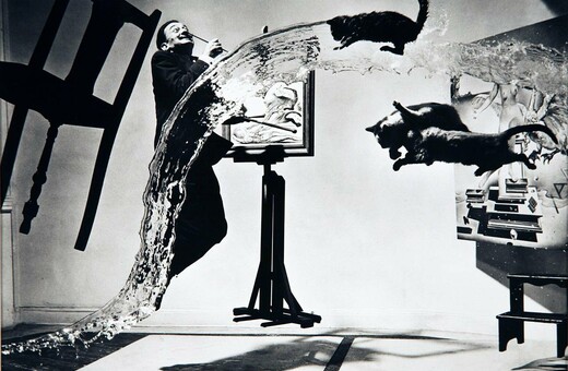 Πώς ο Salvador Dalí κι ο Halsman έβγαλαν την εμβληματική τους φωτογραφία "Dali Atomicus"