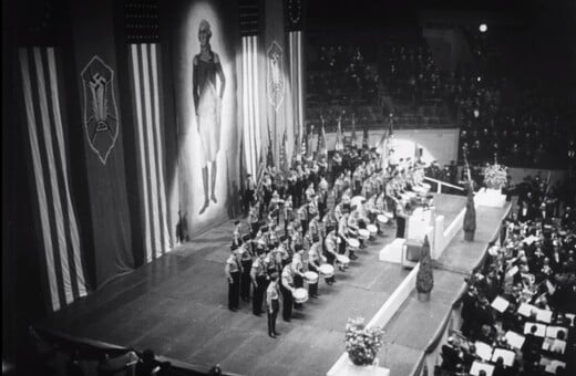 Ένα βράδυ του 1939 χιλιάδες Αμερικανοί φιλοναζιστές συγκεντρώθηκαν στη Madison Square Garden