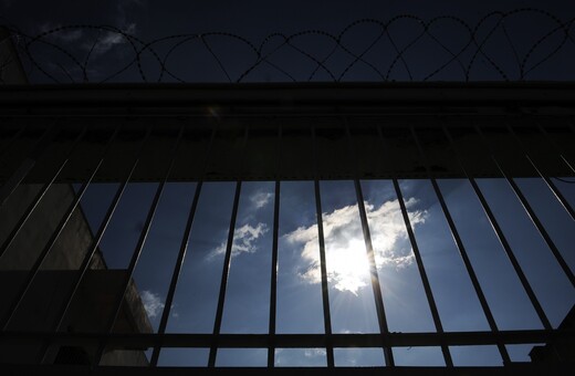 Προφυλακίστηκαν ο πατέρας και άλλοι τρεις άνδρες για σεξουαλική κακοποίηση ανήλικου κοριτσιού