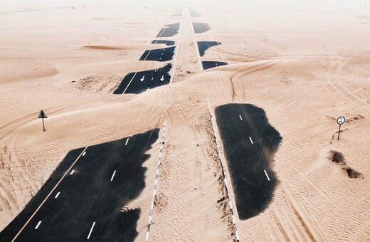 Η έρημος «καταπίνει» το Ντουμπάι και το Άμπου Ντάμπι - Εντυπωσιακές φωτογραφίες από την ανακατάληψη της φύσης