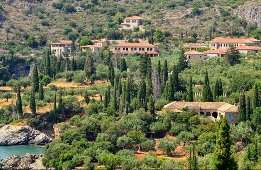 Το υπέροχο σπίτι του Πάτρικ Λη Φέρμορ στη Μάνη διατίθεται για ενοικίαση