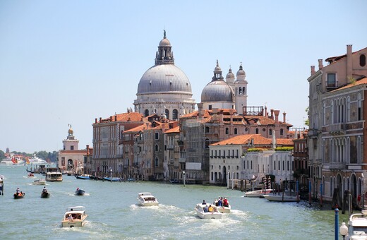 Μήπως η «παλίρροια» του μαζικού τουρισμού καταστρέφει τη Βενετία;