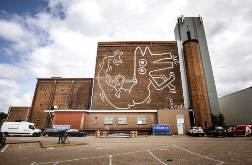 Τεράστιο mural του Κιθ Χάρινγκ αποκαλύφθηκε στο Άμστερνταμ