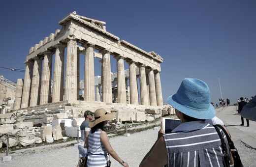 Το χάος με το έκτακτο κλείσιμο της Ακρόπολης λόγω καύσωνα - Ποιος πήρε την απόφαση