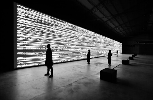 Ο Ryoji Ikeda είναι ένας από τους πιο αινιγματικούς καλλιτέχνες του 21ου αιώνα