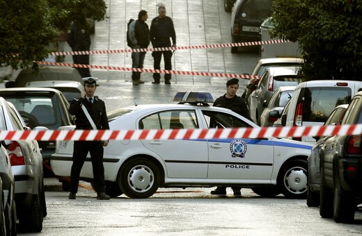 Εξερράγη τελικά η χειροβομβίδα που πέταξαν στο ρωσικό προξενείο στο Χαλάνδρι