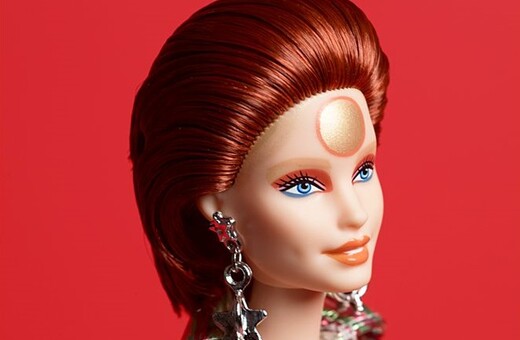 Ο Ντέιβιντ Μπάουι έγινε Barbie ως Ziggy Stardust