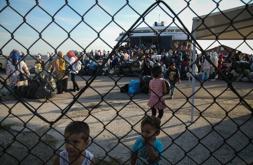 Έφτασαν στη Θεσσαλονίκη οι πρώτοι 640 πρόσφυγες και μετανάστες από τη Μόρια - Πού θα εγκατασταθούν