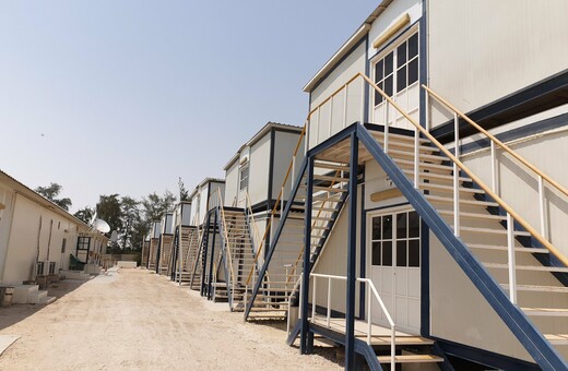 Έτσι θα είναι οι νέες δομές για πρόσφυγες - Με χώρους λατρείας και γήπεδα
