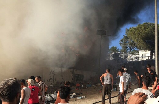 Φωτιά στη Μόρια: Δύο νεκροί - Μία γυναίκα και ένα παιδί