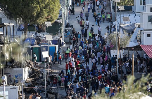 Μυτιλήνη: Επεισόδια με την αστυνομία σε πορεία μεταναστών