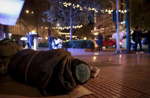 Κακοκαιρία Ζηνοβία: Ανοίγουν οι θερμαινόμενοι χώροι στην Αθήνα - Επιτόπιες παρεμβάσεις για άστεγους
