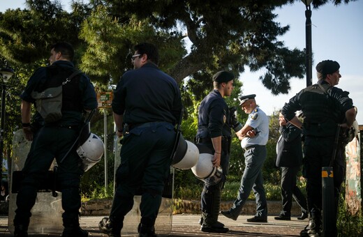 Χαρδαλιάς: Οι συγκεντρώσεις στις πλατείες δεν είναι μαγκιά - Θα τα τινάξουμε όλα στον αέρα