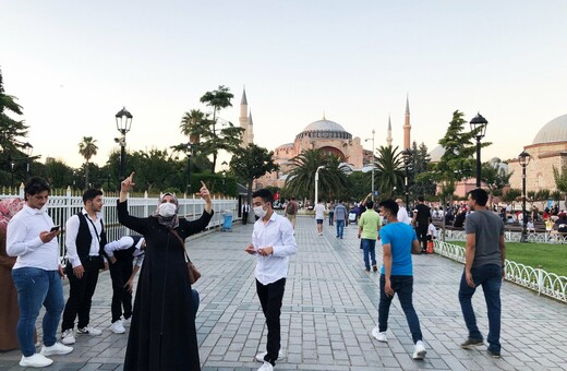 Aποστολή στην Αγία Σοφία: Οι πανηγυρισμοί, η σχεδόν ομόφωνη αποδοχή, η σιωπή των κεμαλιστών, το μέλλον