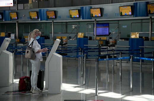 Παρατείνεται η καραντίνα για επιβάτες από εξωτερικό - Έως πότε και ποιοι εξαιρούνται