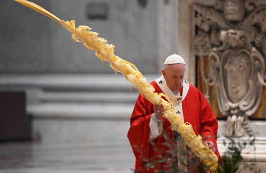 Πάπας Φραγκίσκος: Ώρα να υπηρετήσουμε τους άλλους - Εικόνες από τη λειτουργία στην άδεια Βασιλική του Αγ. Πέτρου