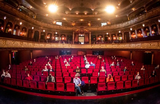 Η όπερα την εποχή της κοινωνικής απόστασης - Εικόνες από την Όπερα του Βισμπάντεν που μόλις άνοιξε ξανά