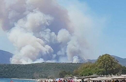 Πυρκαγιά στη Μάνη: Ολονύκτια μάχη με τις φλόγες - Πολλές διάσπαρτες εστίες