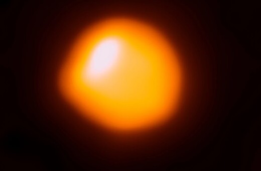 Το υπεργιγάντιο άστρο Μπετελγκέζ είναι (τελικά) μικρότερο και πιο κοντινό στη Γη