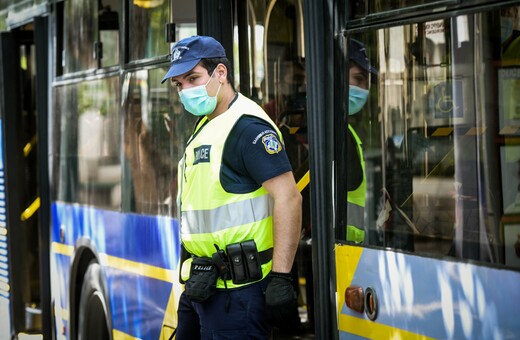 Εντατικοί έλεγχοι Τροχαίας και Λιμενικού σε ΜΜΜ, ΚΤΕΛ και λιμάνια - Δεκάδες πρόστιμα