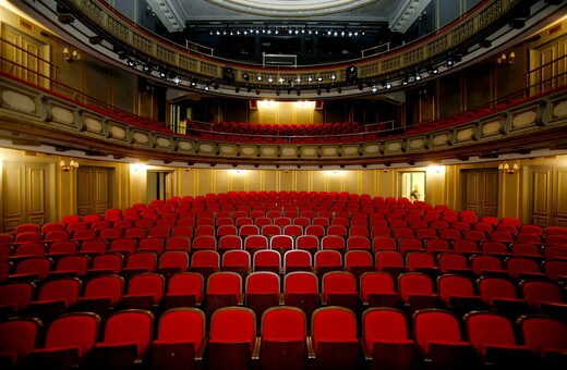 Κορωνοϊός: Τι ισχύει για θέατρα, κινηματογράφους, συναυλίες & μουσεία - Τα μέτρα ανά επίπεδο κινδύνου (Χάρτης)