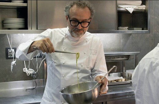 Μάσιμο Μποτούρα: Ο Ιταλός σεφ έχει τη συνταγή που θα αλλάξει τον κόσμο