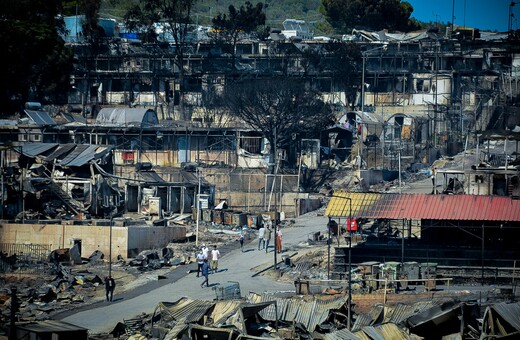 Μόρια: 3 πλοία στη Λέσβο για τη φιλοξενία προσφύγων- Εκτεταμένοι έλεγχοι για κορωνοϊό