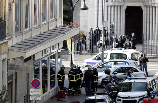Επίθεση στη Νίκαια Γαλλίας: Ο δράστης αποκεφάλισε μία γυναίκα, δολοφόνησε άλλους δύο [ΒΙΝΤΕΟ]