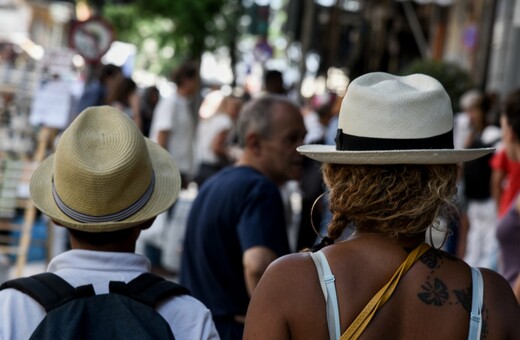 ΠΟΥ: 20χρονοι, 30χρονοι και 40χρονοι, οι κύριοι μεταδότες του κορωνοϊού