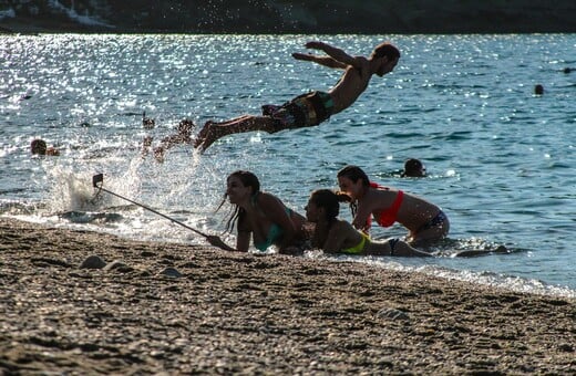 Ξέρω τι έκανες τον Δεκαπενταύγουστο στην Ικαρία!