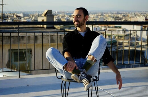 Η Θεσσαλονίκη δεν βγάζει μόνο ραπ και λαϊκά: Η αντισυμβατική, ποιητική, queer ποπ του capétte