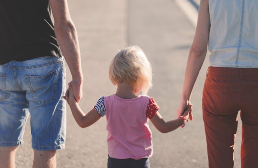 Οικογενειακό δίκαιο: Διαµεσολαβητής για το συμφέρον του παιδιού – Τι προβλέπει νέο νομοσχέδιο