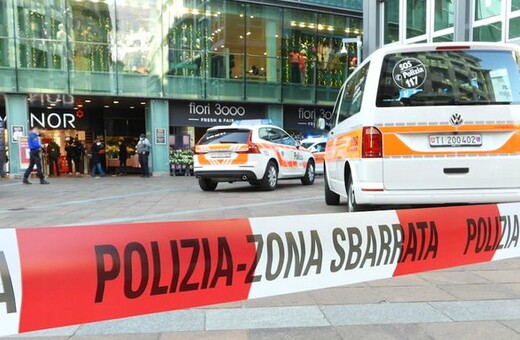 Επίθεση με μαχαίρι σε εμπορικό κέντρο της Ελβετίας - Δεν αποκλείουν τρομοκρατικά κίνητρα