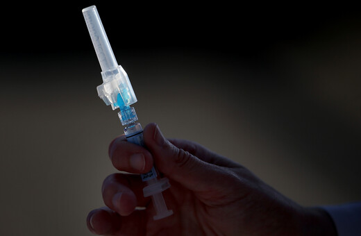 Αντιπρόεδρος της AstraZeneca: Tο εμβόλιο είναι αποτελεσματικό και έναντι των μεταλλάξεων του κορωνοϊού