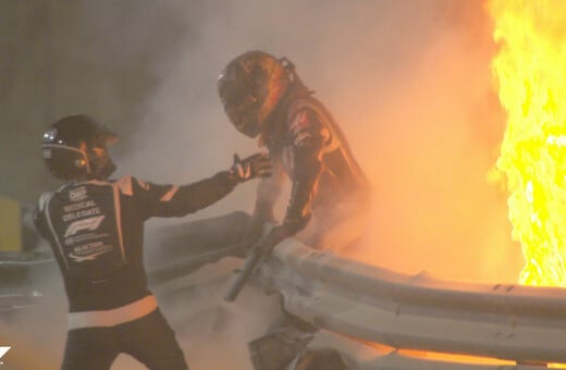 Σοβαρό ατύχημα στη Formula 1: Ο πιλότος Γκροζάν βγήκε ζωντανός μέσα από τις φλόγες (Βίντεο)